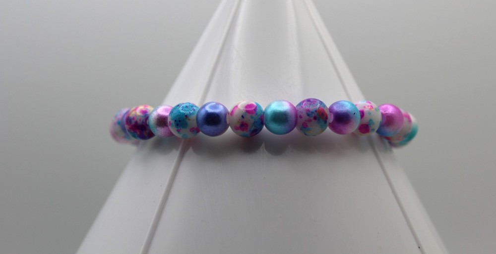 Handcrafted 8.75" multicolored acrylic beads bracelet