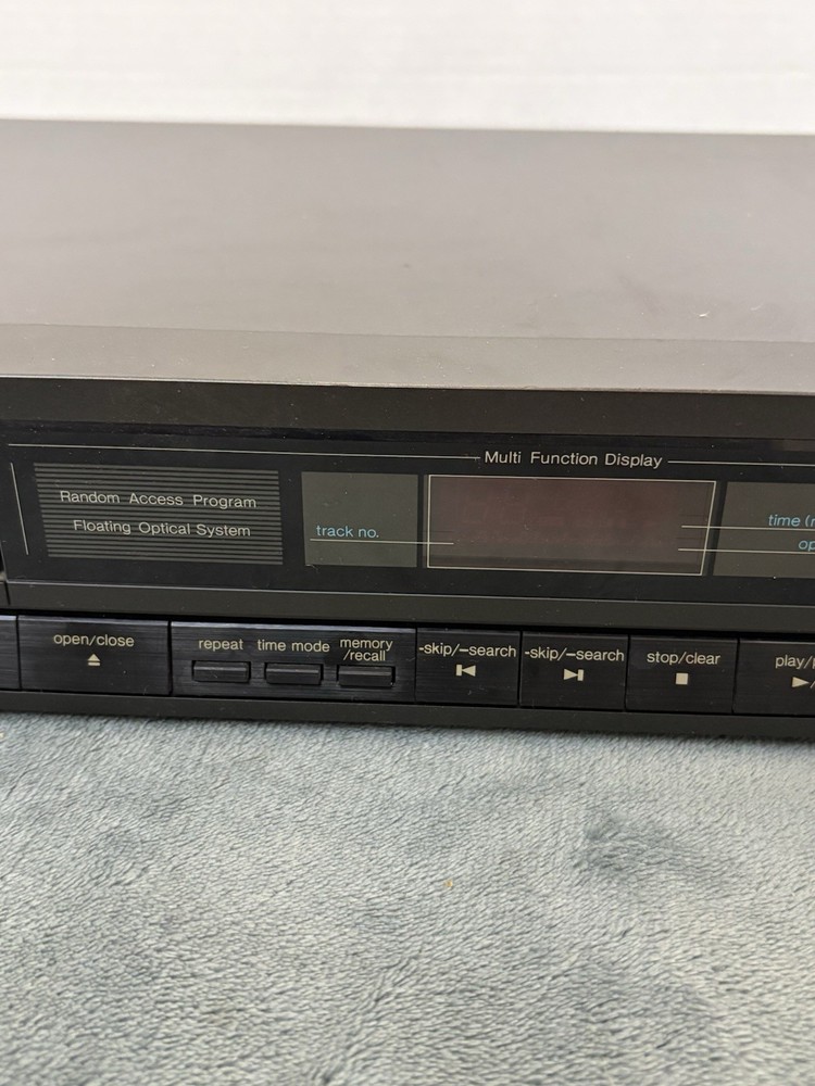 Vintage Technics Single Disc Compact Disc CD Player SL-P117 Works 1987