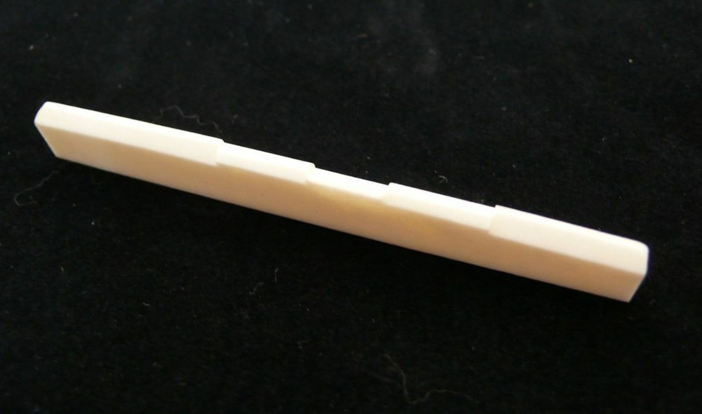 Classical Guitar Bone saddle & nut Slotted each 4 pieces DJ8&3