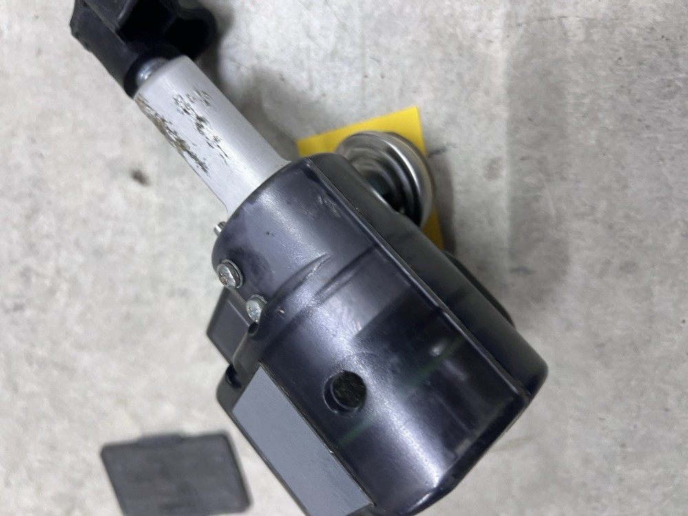 Tested Pulse Dose Oxygen Regulator PD1000 ~Powers On