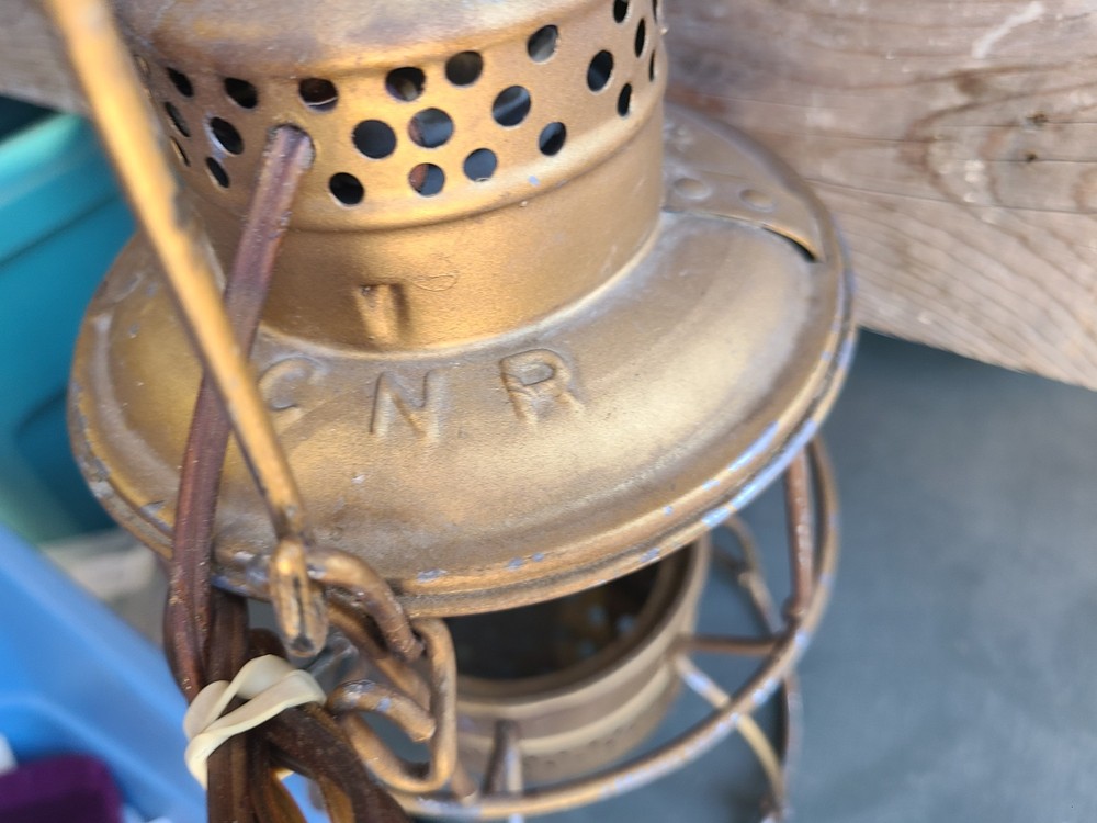 CNR Railroad Adlake Lantern - Electrified Untested