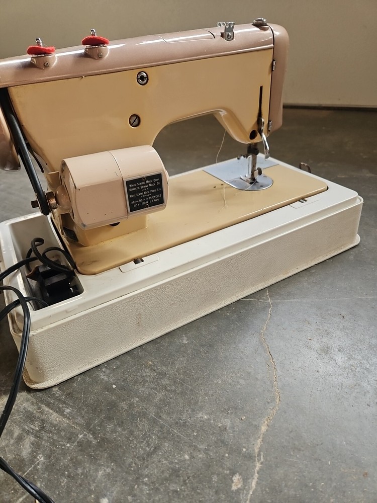 Vintage White Zig ZagSewing Machine - Beautiful Art Deco Design- Untested