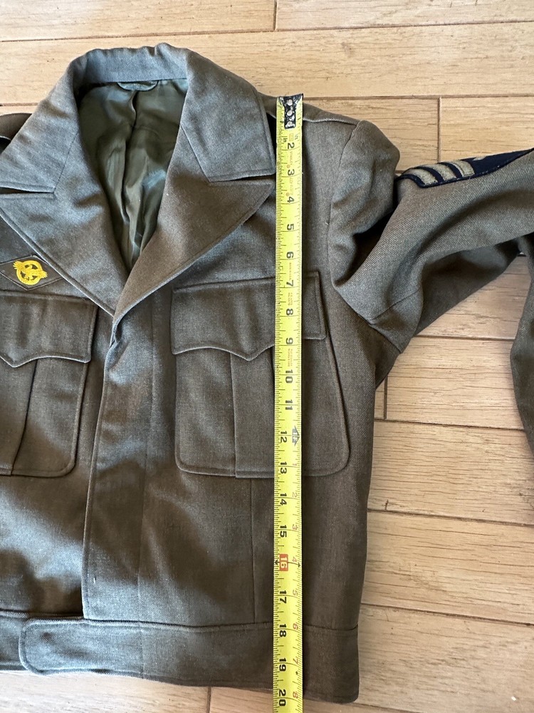 WWII Ike Jacket Honorable Discharge Patch Army Tech Patch