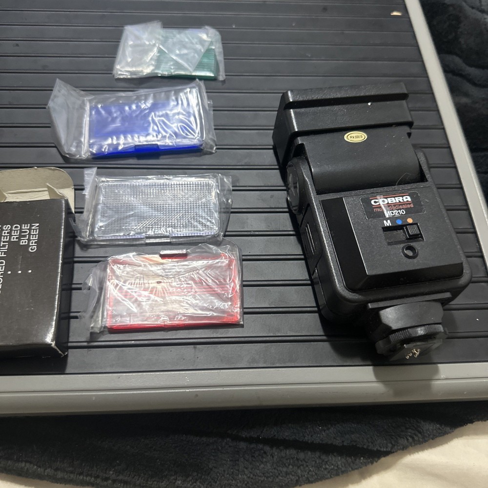 Cobra MD210 Flash Unit with Diffuser and Filter Set