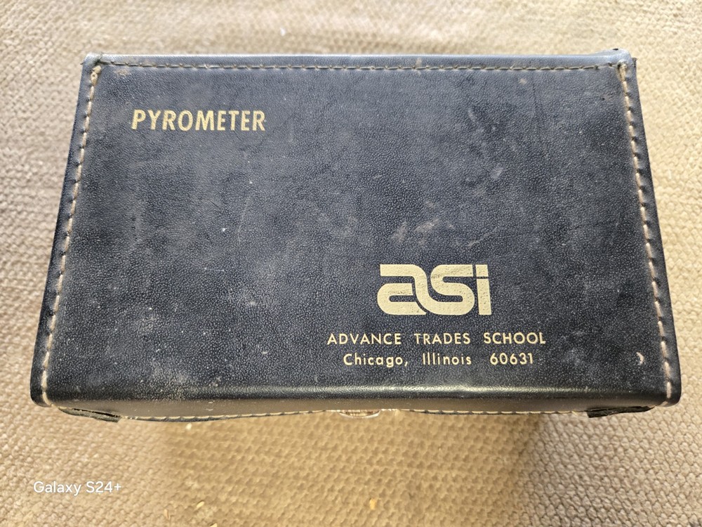 Advance Trades School Analog Pyrometer Temperature Tester Leather Case