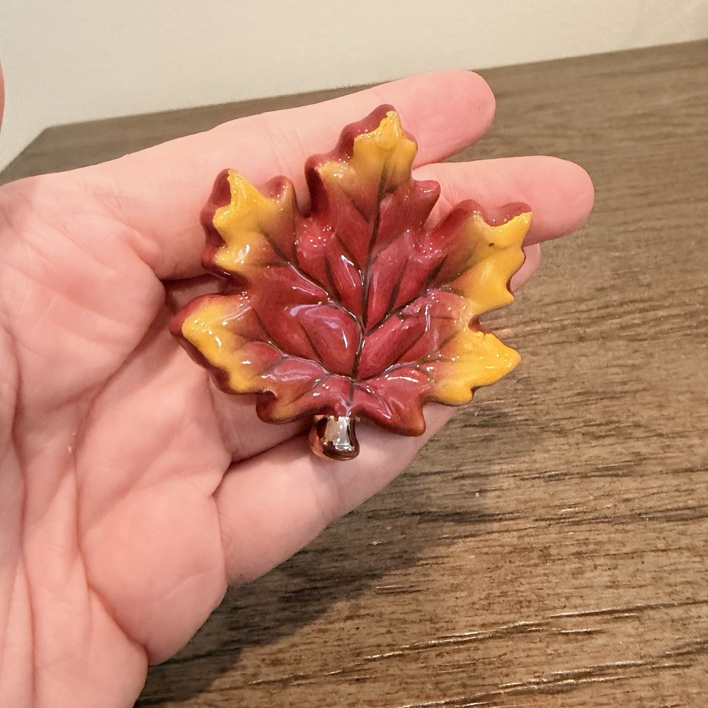 NWOT Nora Fleming Mini Falling For You Maple Leaf Plate Decor