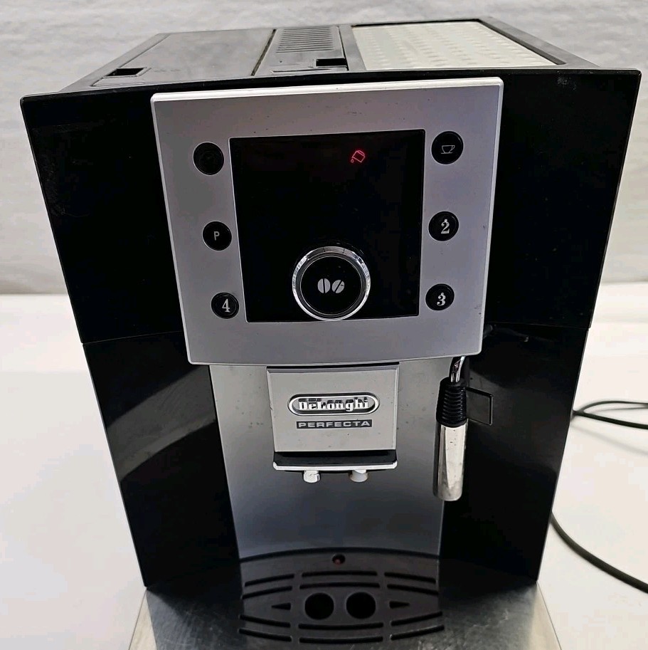DeLonghi Perfecta Super Automatic Espresso Cappuccino Machine Coffee Maker