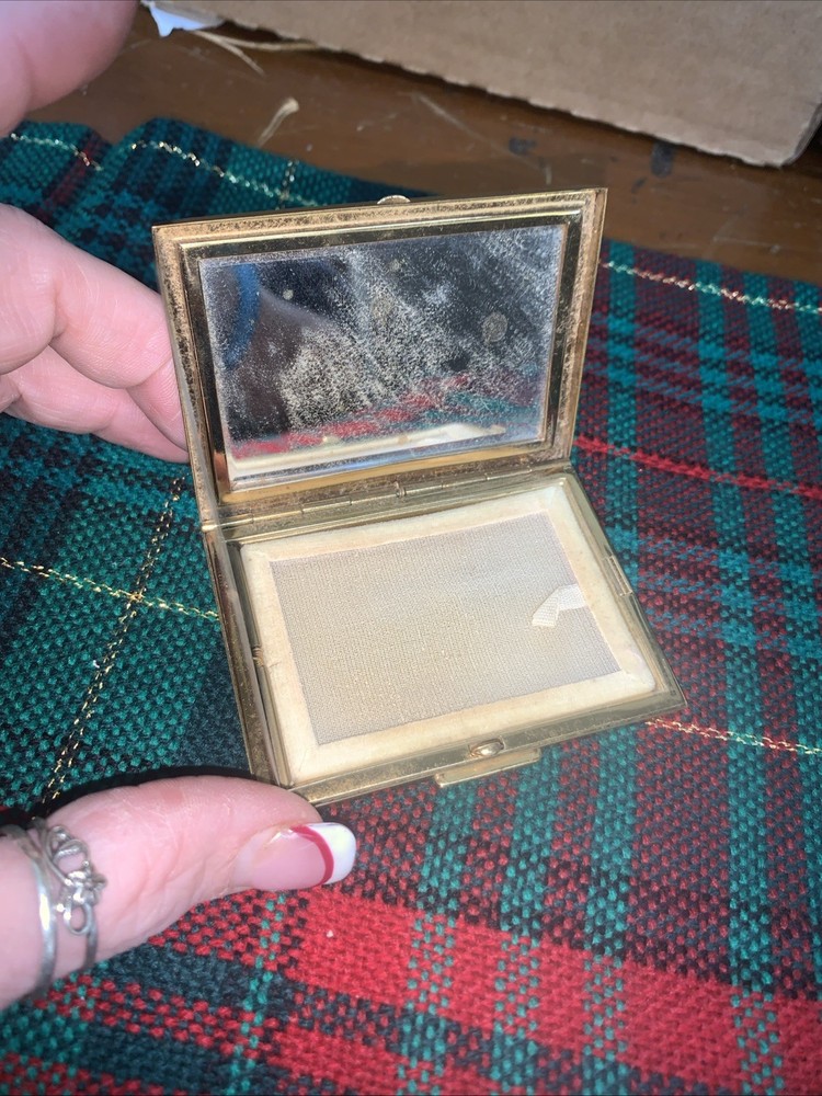 Vintage powder box