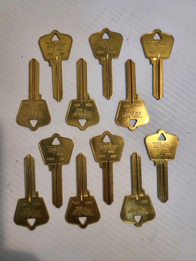 TAYLOR  AR4   6 PIN  KEY BLANKS     QUANTITY 12