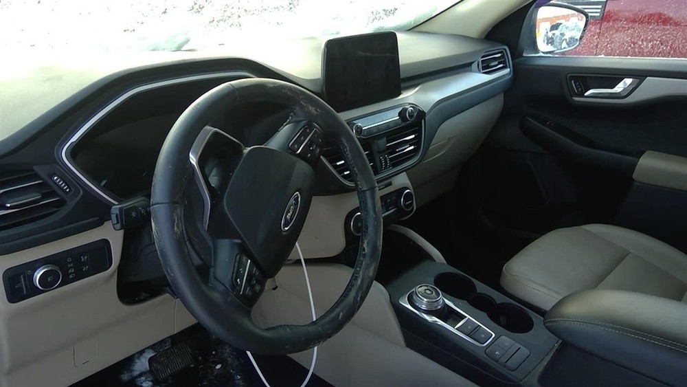 ESCAPE 2020 Glove Box 2092305