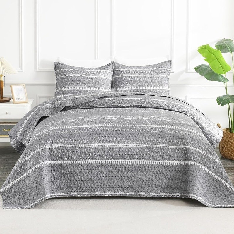 Reversible Microfiber Quilt Set Geometric Pattern Lightweight Queen 3PCs New