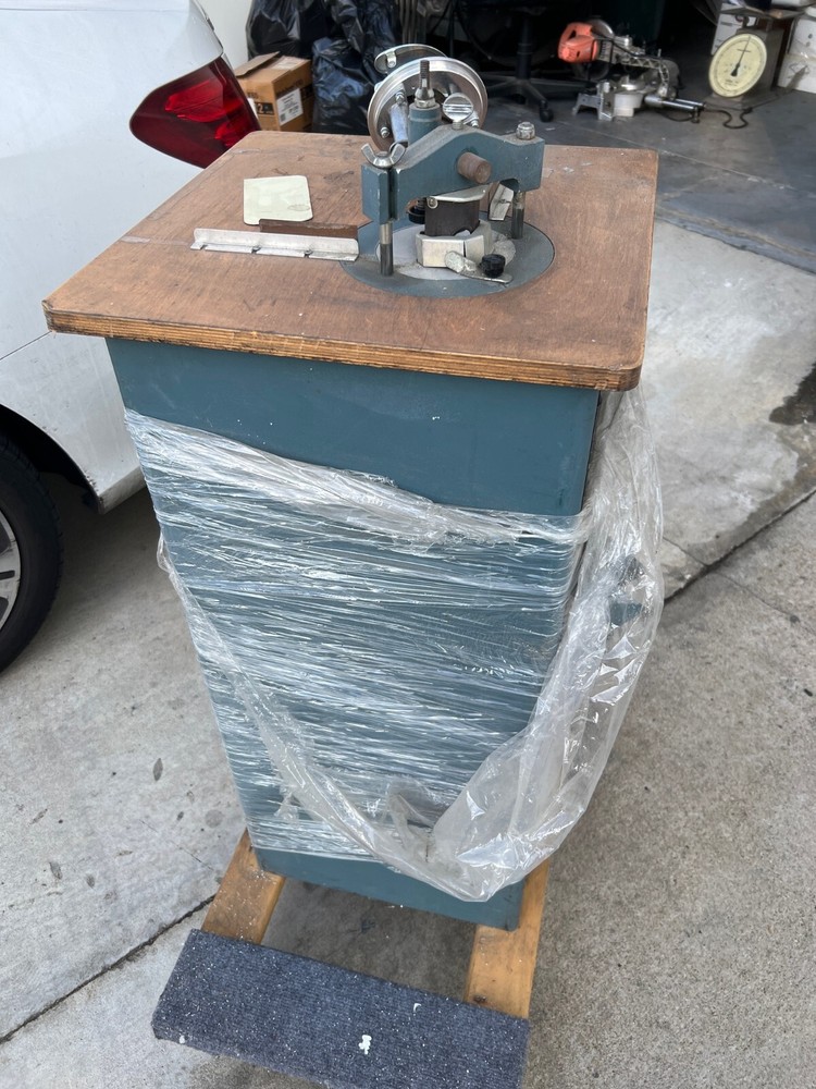 Lassco used Wizer Pneumatic Corner Rounder model 50XP with 1/2  die