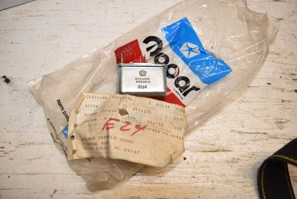 NOS MOPAR 3764581 A/C BLOWER SWITCH RELAY - B25-3