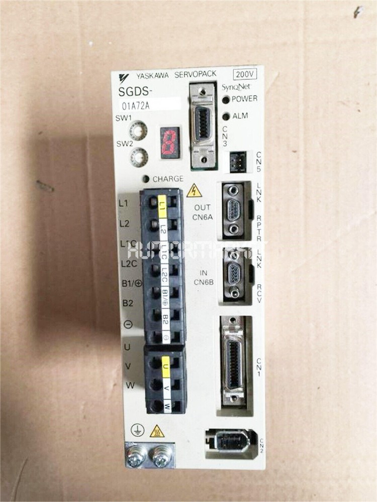 One New Yaskawa Servo Driver SGDS-01A72A