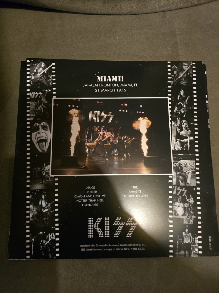 Kiss Alive! Tour 1976 Concert Memorabilia Box Set Records Photos Posters