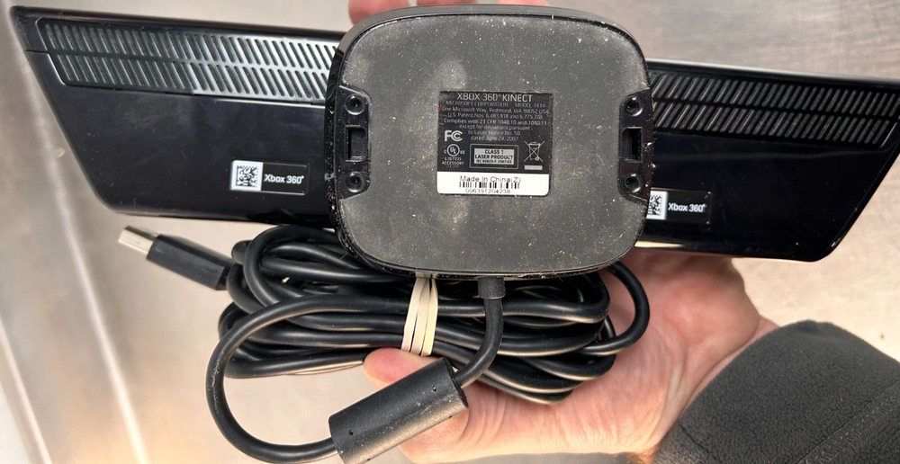 Microsoft Xbox 360 Kinect Sensor Model 1414 | Pre-Owned