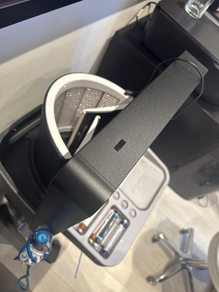 Genuine hydrafacial syndeo machine