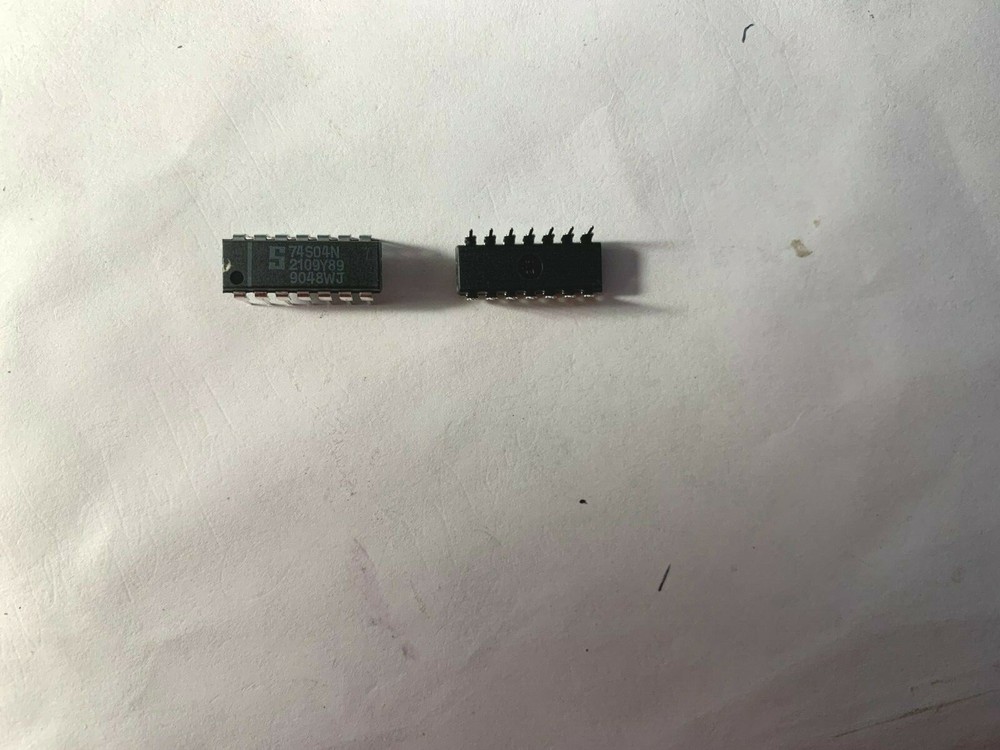 Signetics IC - 74S04N Hex Inverter DIP-14.