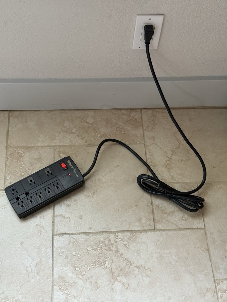 Woods High Performance Computer and Modem Surge Protector (Model #5710).PreOwned