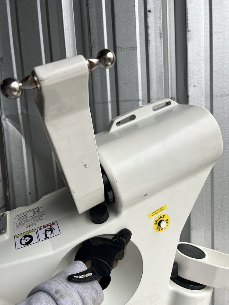 2017 Adept Omron Hornet 565 High Speed Picking Picker Robot
