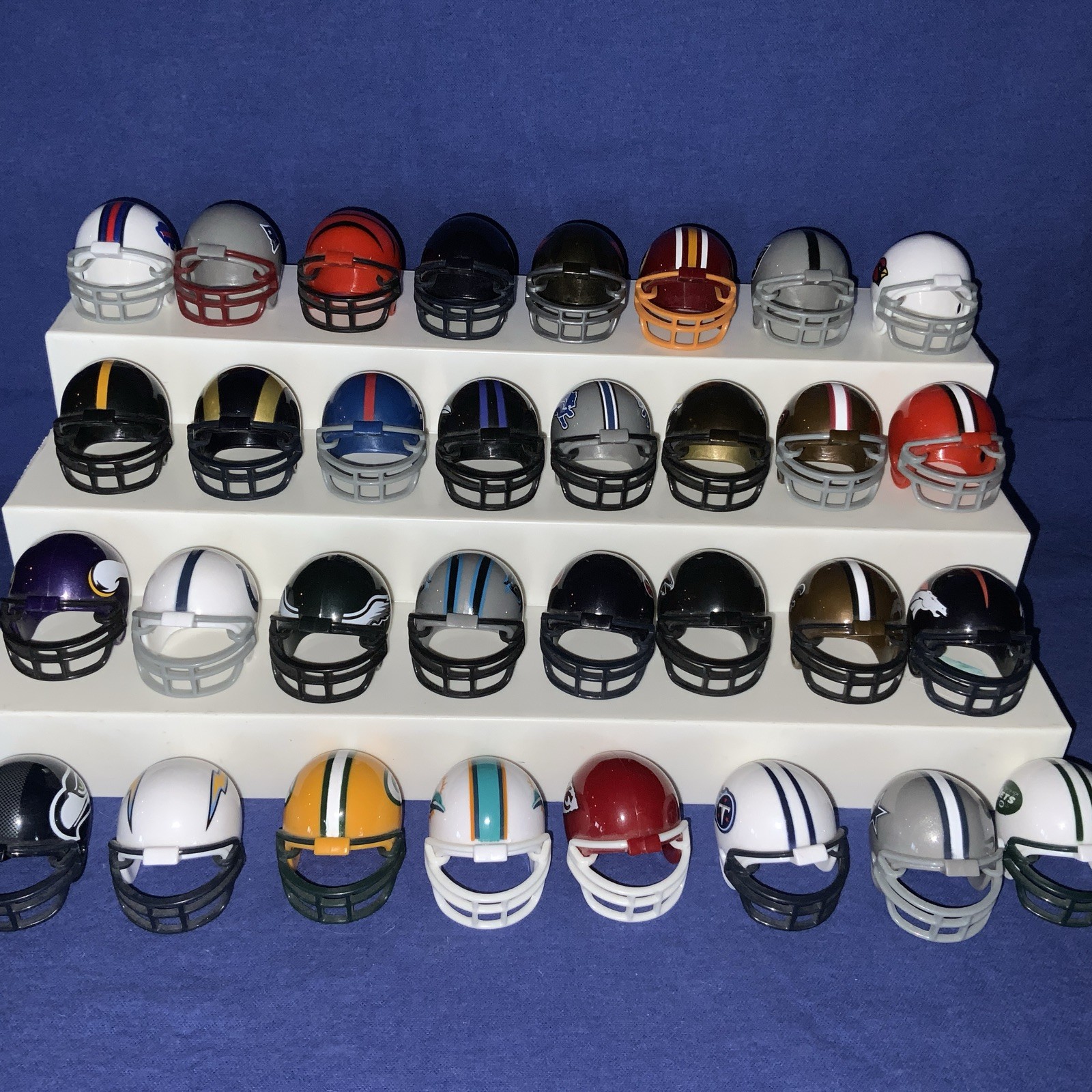 Riddell NFL Mini Plastic Football Helmets Lot of 32 Team Helmets 2014