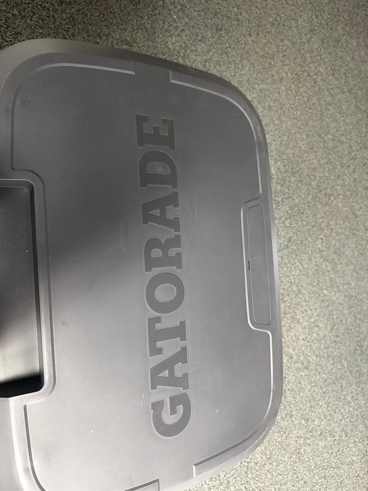 Gatorade 50 Quart Huddle Rolling Cooler