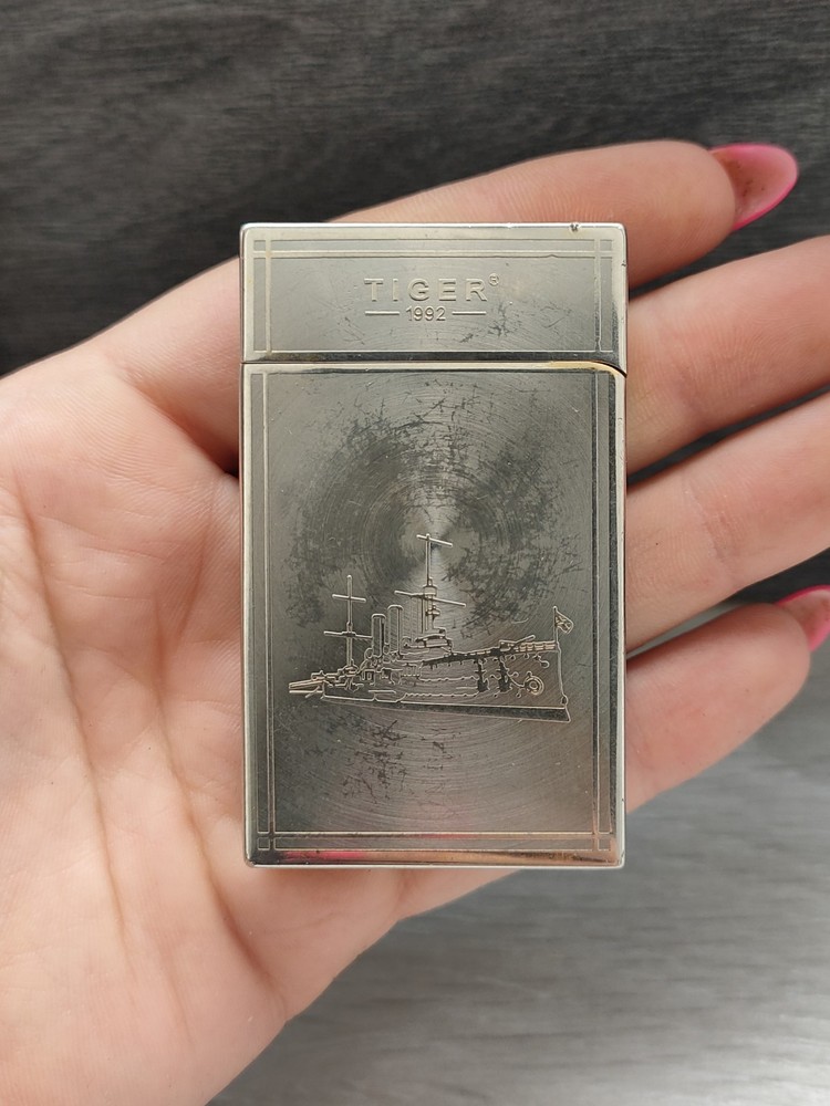 Vintage Lighter Tiger Cigarette Gas Original