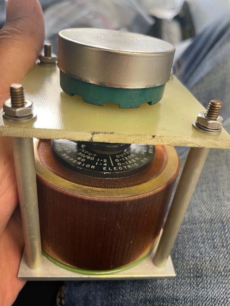 SUPERIOR ELECTRIC POWERSTAT VARIABLE TRANSFORMER input 120v 50/60 @D3