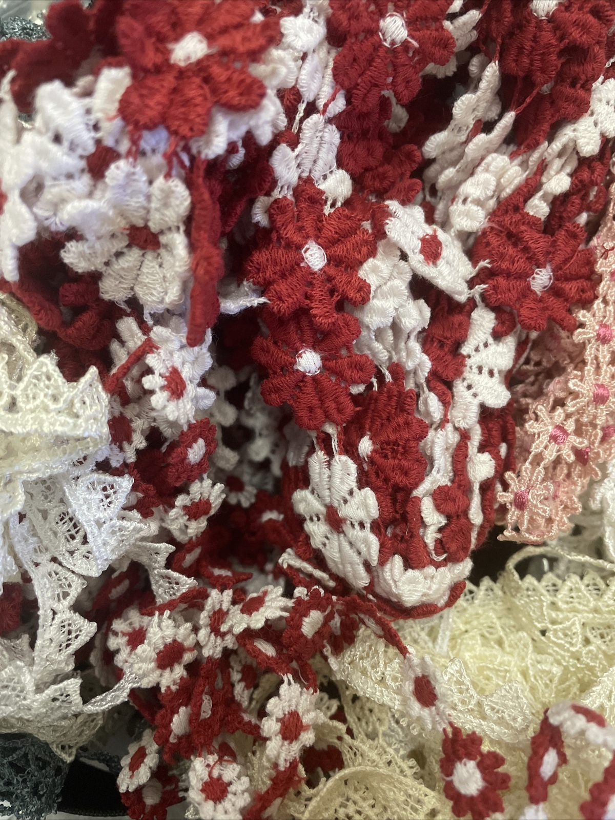 CLEARANCE GRAB A BAG 20 yards pre cut Venice Venise laces Random Narrow Mostly