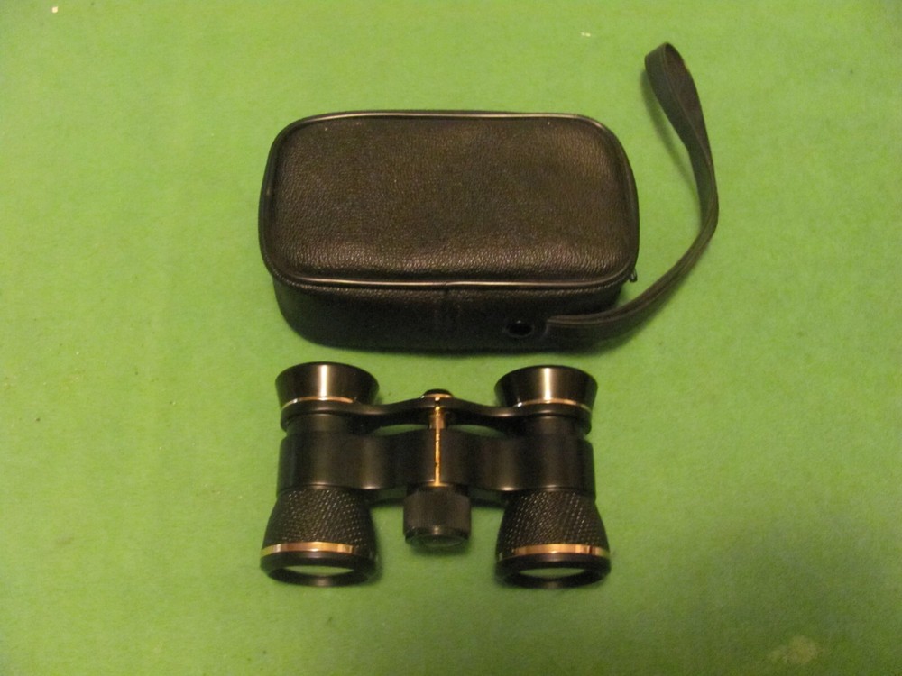 Tasco Binoculars 2.5X with Case Made in Japan.