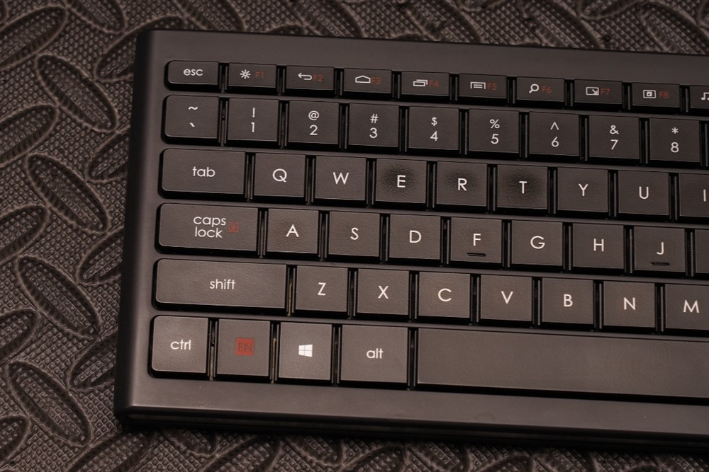 Logitech K830 Illuminated Wireless Keyboard Touchpad Bluetooth Dongle USB