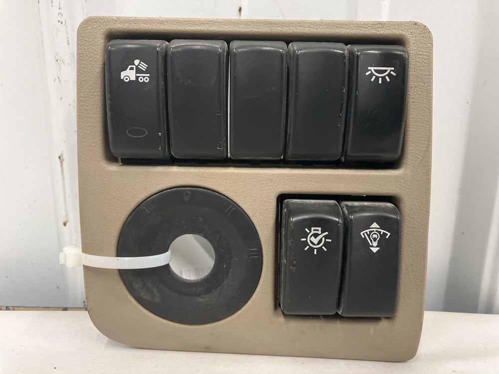 2013-2022 Peterbilt 579 IGNITION Dash Panel - Used