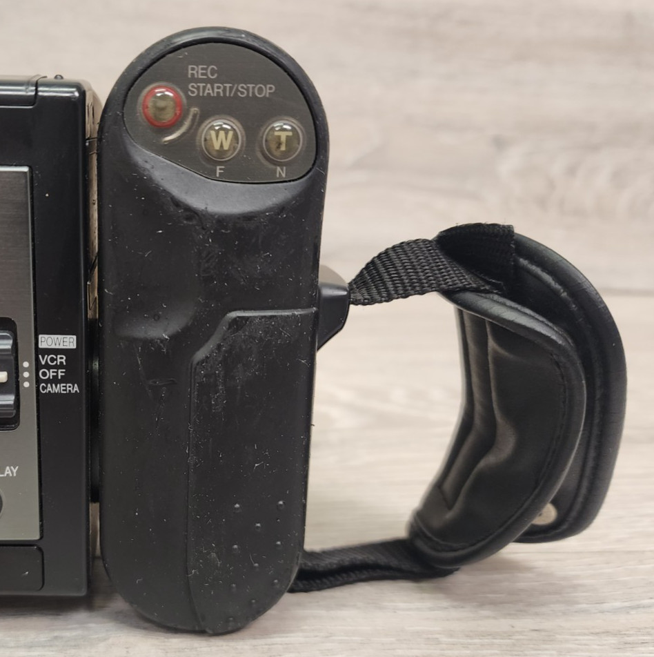 Sharp 8 Viewcam VL-E30 VL-E30U 8mm Video Camera AS IS UNTESTED READ!