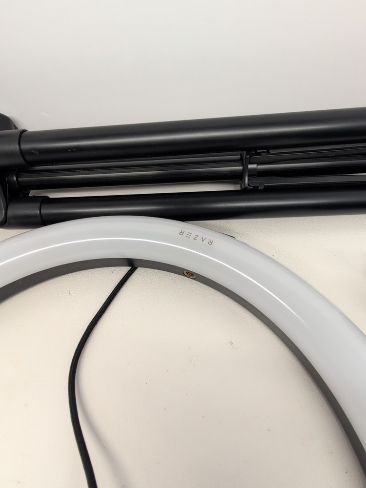 Razer Ring Light 12" Streaming and Selfie Light: Customizable Light Spectrum