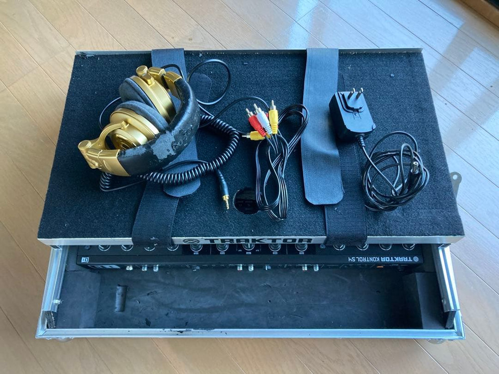Native Instruments Traktor Kontrol S4 MK1 DJ Controller Case Headphone Tested