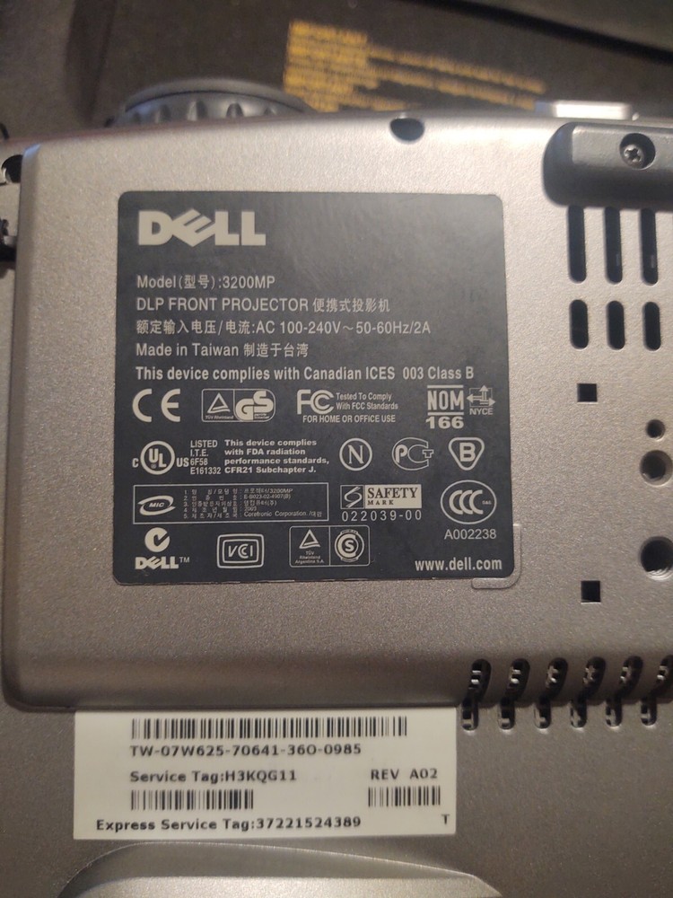 Dell 3200MP DLP Front Projector With Remote in Original Dell Case