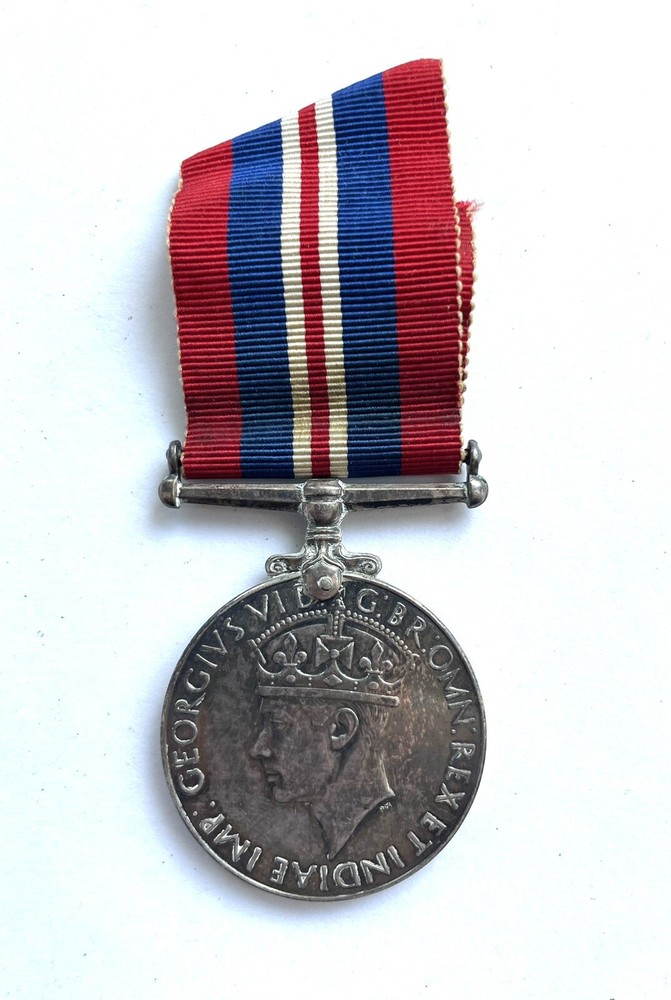 Authentic WW2 Canadian British War Medal Boxed SILVER