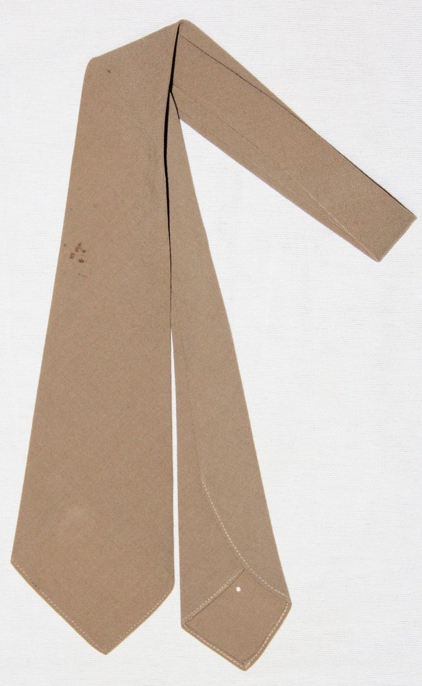 ORIGINAL WWII KHAKI WOOL UNIFORM NECK TIE