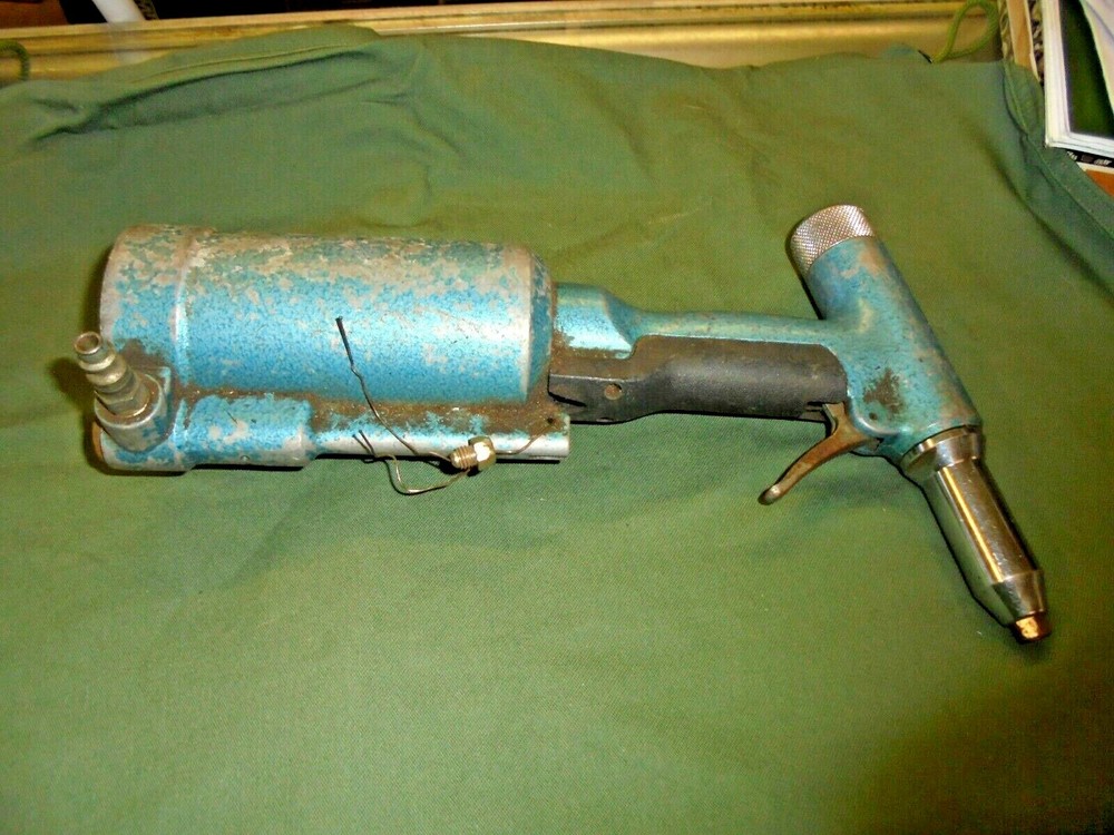 PNEUMATIC AIR RIVETER METAL GUN