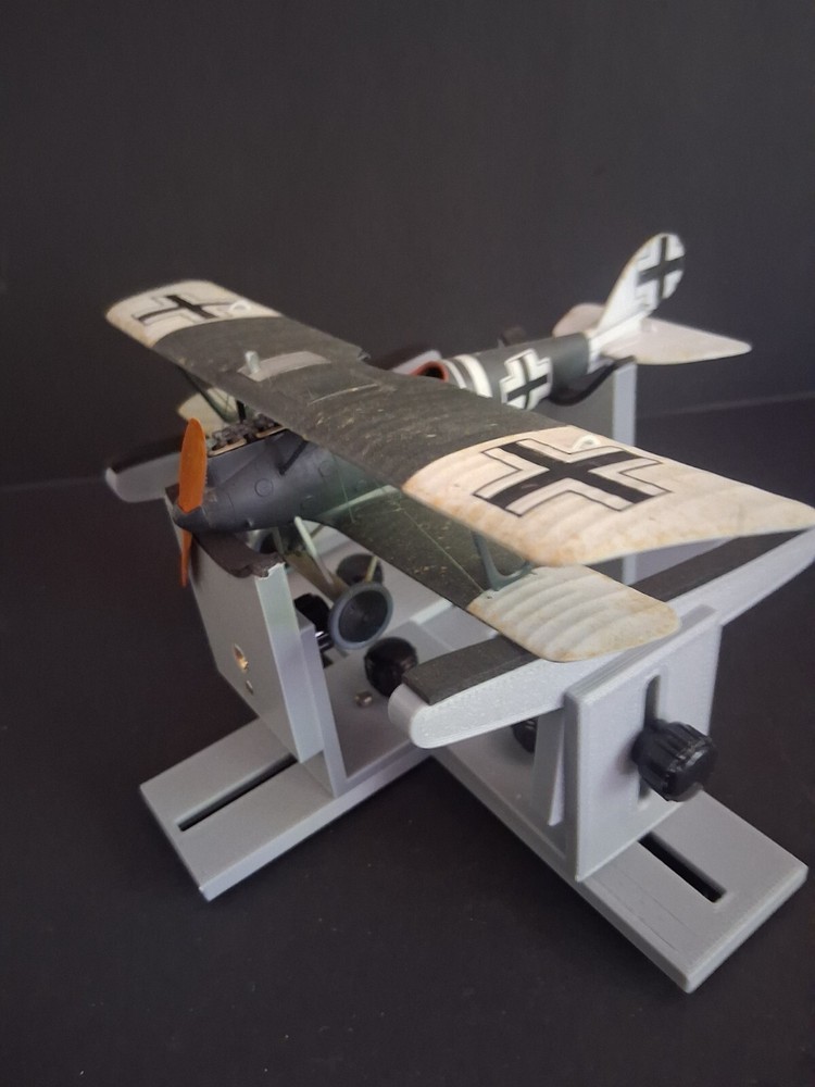 scale model airplane holder. For 1/72, 1/48, 1/32