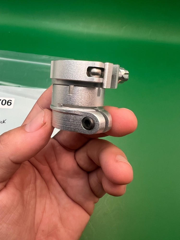 Autococker Clamping Feedneck