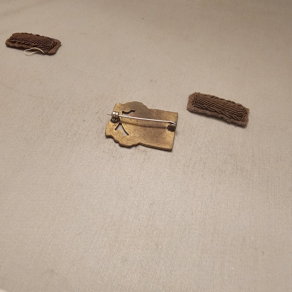 WW2 US Army 110th Engineer Pin Unit Crest Get It Done with Two Adddition Pieces