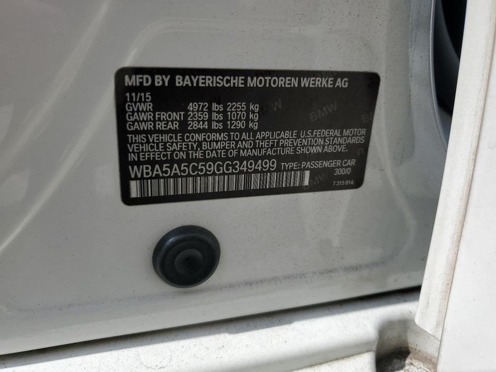 528I 2016 Glove Box 4972146