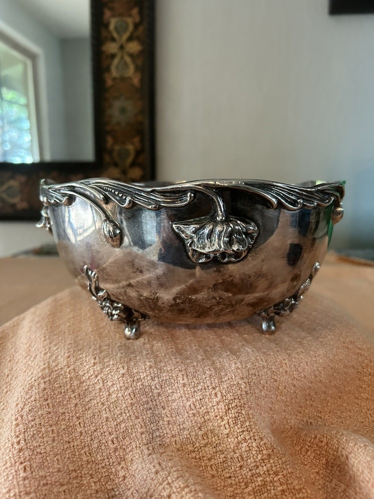 Adelphi silverplate serving bowl, 8 inches wide