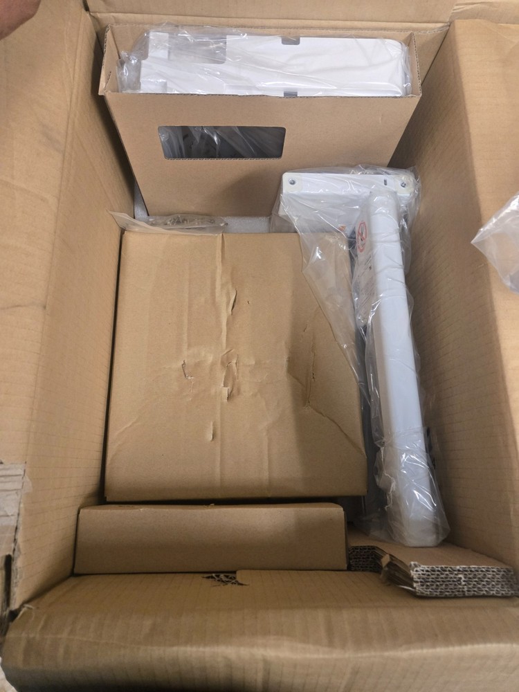 Epson PowerLite 570 LCD Projector - NEW