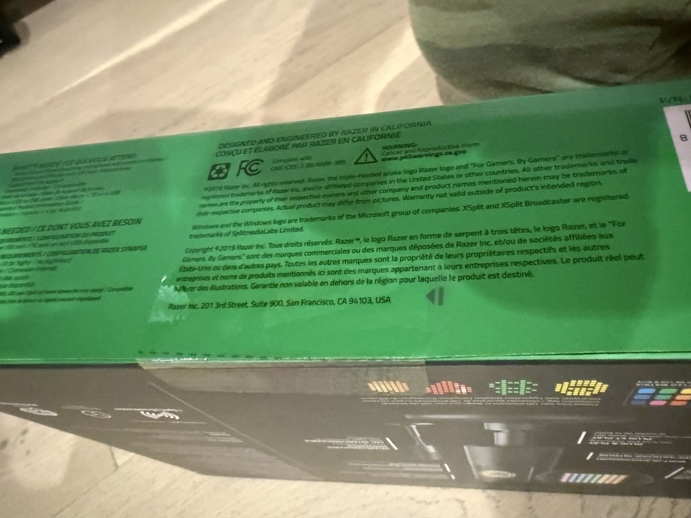 Razer Seiren Emote Streaming Microphone (Black)