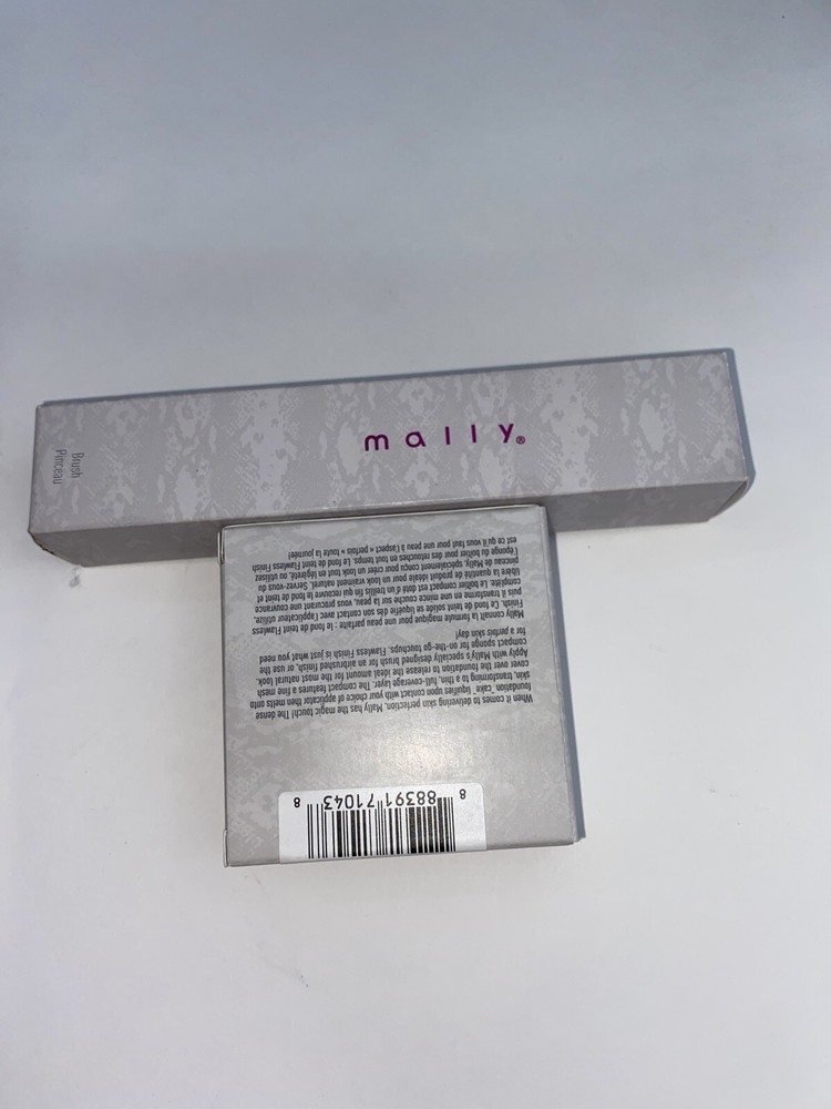 Mally Flawless Finish Transforming Effect Foundation Medium .42 oz with Brush