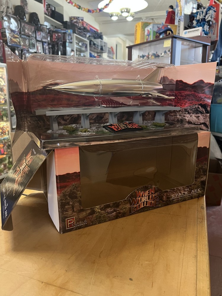 WHEN WORLDS COLLIDE SPACE ARK PEGASUS HOBBIES 9911 1/350 BUILT MODEL