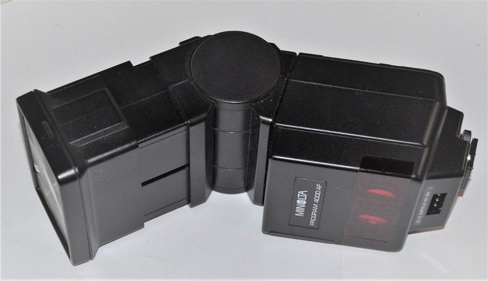 MINOLTA PROGRAM 4000 AF AUTO SHOE MOUNT ELECTRONIC FLASH WITH CASE GOOD