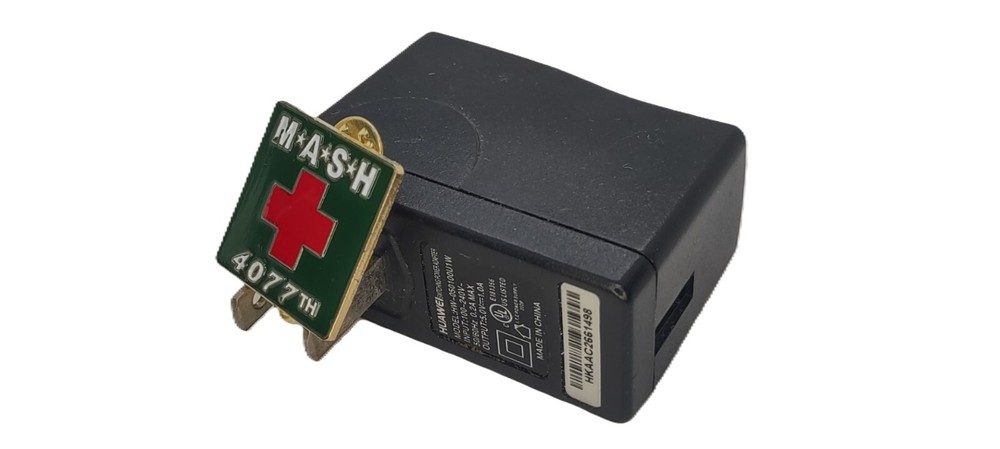 MASH 4077TH Unit 1-inch Lapel Pin P62552